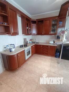 Коттедж 255м², 3-этажный, участок 7 сот.  