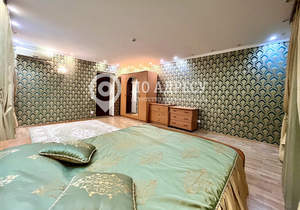 Дом 450м&sup2;, 2-этажный, участок 6 сот.  