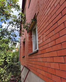 Дом 182м², 2-этажный, участок 9 сот.  