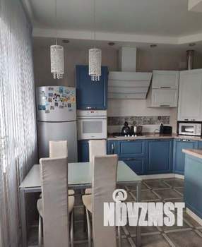 Коттедж 165м², 2-этажный, участок 5 сот.  