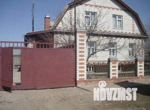 Дом 181м², 2-этажный, участок 10 сот.  