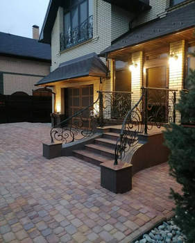 Дом 247м², 3-этажный, участок 14 сот.  