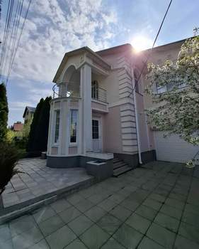 Дом 335м², 3-этажный, участок 13 сот.  