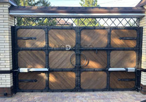 Дом 247м², 3-этажный, участок 14 сот.  