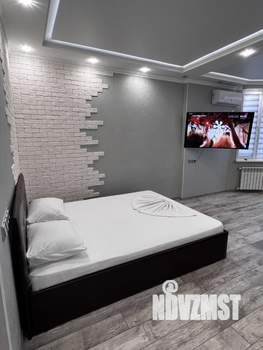 Студия квартира, посуточно, 40м2, 15/25 этаж