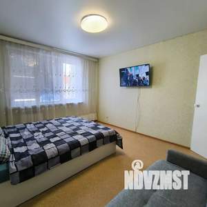 1-к квартира, посуточно, 34м2, 8/10 этаж