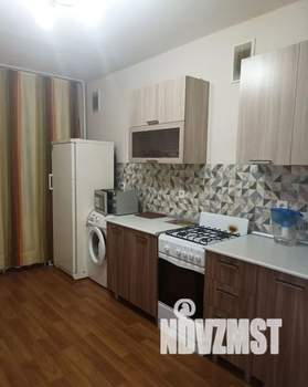 1-к квартира, посуточно, 42м2, 2/10 этаж