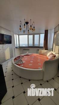 Студия квартира, посуточно, 35м2, 24/25 этаж