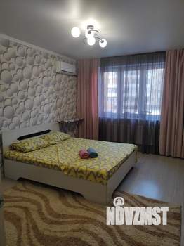 1-к квартира, посуточно, 37м2, 1/25 этаж