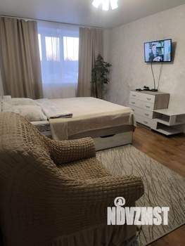 1-к квартира, посуточно, 43м2, 4/10 этаж