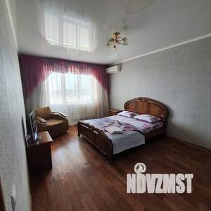 1-к квартира, посуточно, 40м2, 6/10 этаж