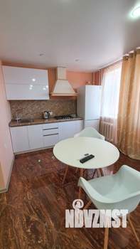 Студия квартира, посуточно, 40м2, 8/10 этаж