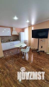 Студия квартира, посуточно, 40м2, 8/10 этаж