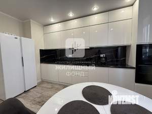 3-к квартира, вторичка, 85м2, 1/25 этаж