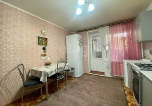 3-к квартира, вторичка, 72м2, 1/10 этаж
