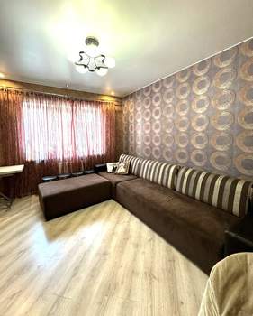 3-к квартира, вторичка, 110м2, 1/10 этаж