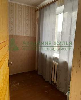 3-к квартира, вторичка, 42м2, 3/5 этаж