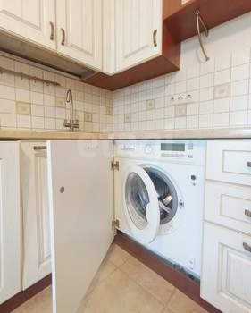 2-к квартира, вторичка, 63м2, 8/10 этаж