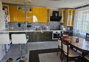 3-к квартира, вторичка, 105м2, 10/10 этаж