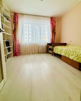 3-к квартира, вторичка, 74м2, 1/10 этаж