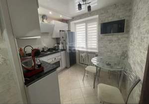 2-к квартира, вторичка, 42м2, 1/5 этаж