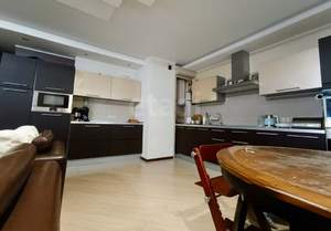 3-к квартира, вторичка, 118м2, 8/17 этаж