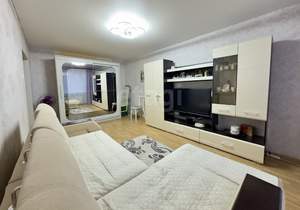 2-к квартира, вторичка, 50м2, 1/9 этаж