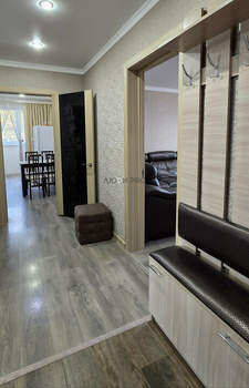 2-к квартира, вторичка, 68м2, 1/10 этаж