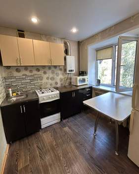 2-к квартира, вторичка, 42м2, 3/5 этаж