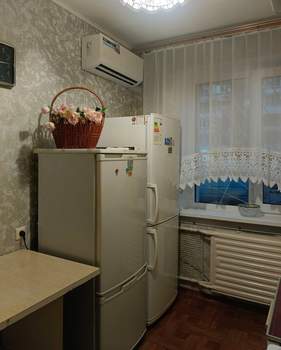 2-к квартира, вторичка, 45м2, 1/9 этаж