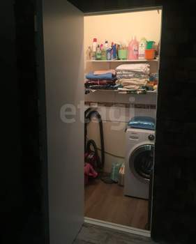 2-к квартира, вторичка, 63м2, 1/10 этаж