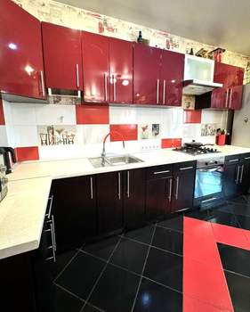 3-к квартира, вторичка, 110м2, 1/10 этаж
