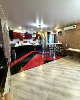 3-к квартира, вторичка, 110м2, 1/10 этаж