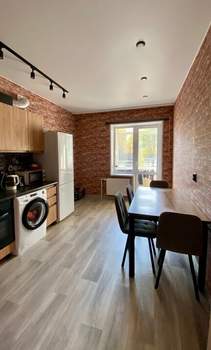 2-к квартира, вторичка, 60м2, 1/10 этаж