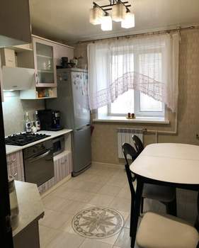 3-к квартира, вторичка, 90м2, 1/10 этаж