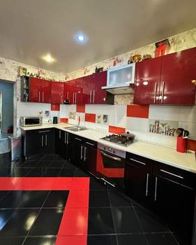 3-к квартира, вторичка, 110м2, 1/10 этаж