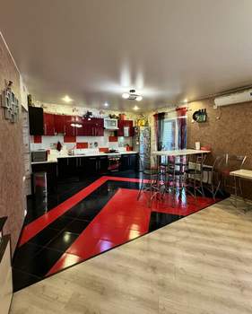 3-к квартира, вторичка, 110м2, 1/10 этаж